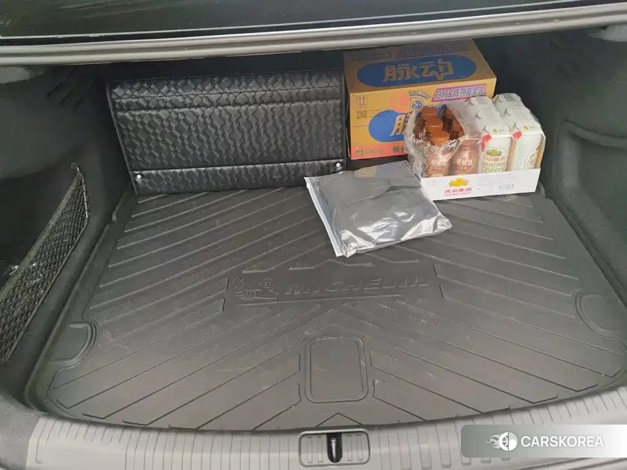 Audi A6L id 4553890 из Китая 12