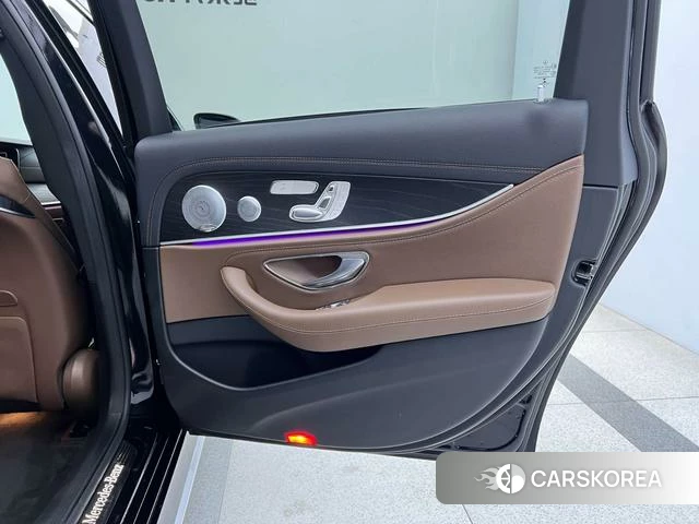 Mercedes-Benz E-class id 4236370 из Китая 31