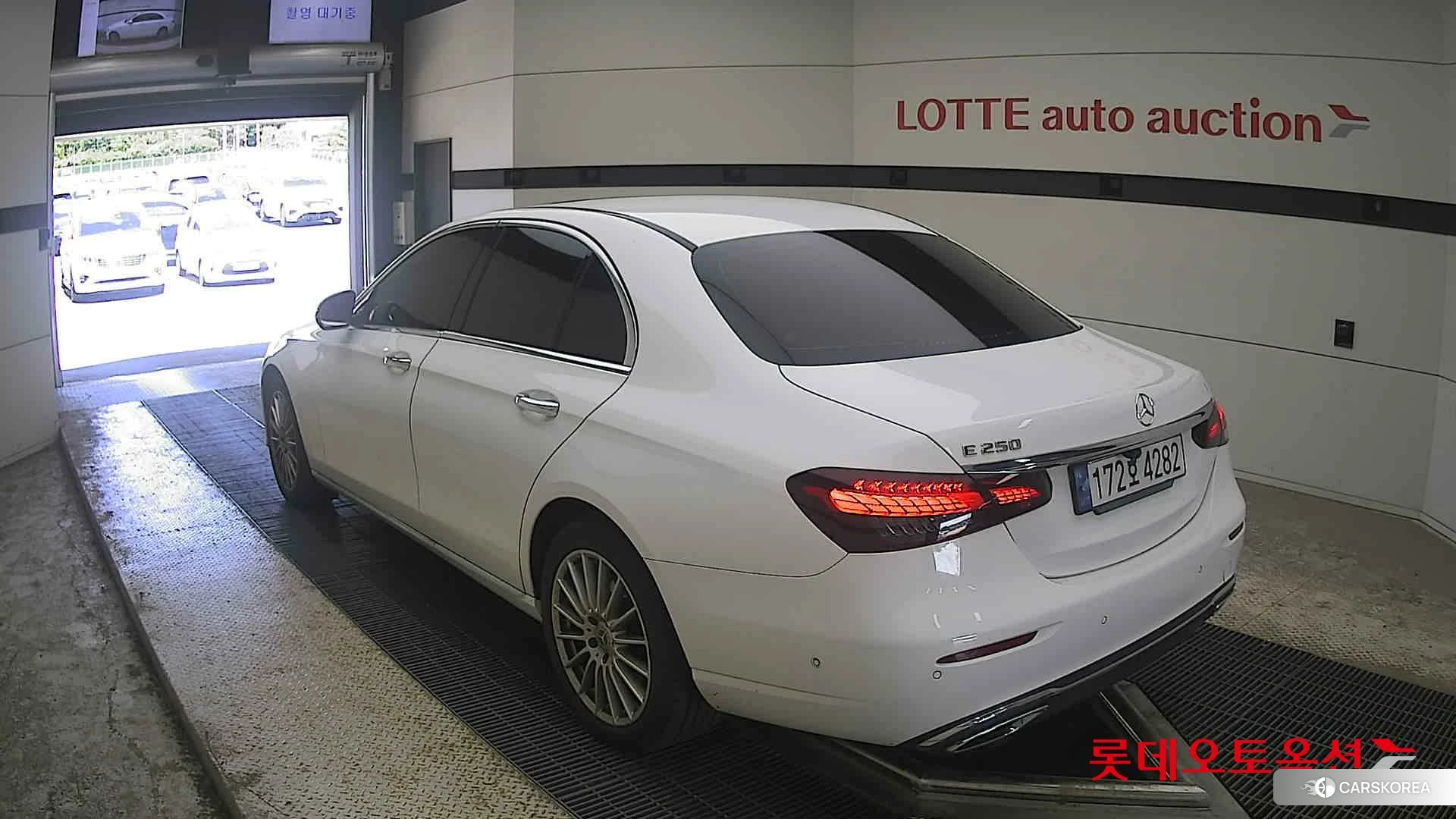 Mercedes-Benz Mercedes-Benz E250 id 4419045 из Кореи 32