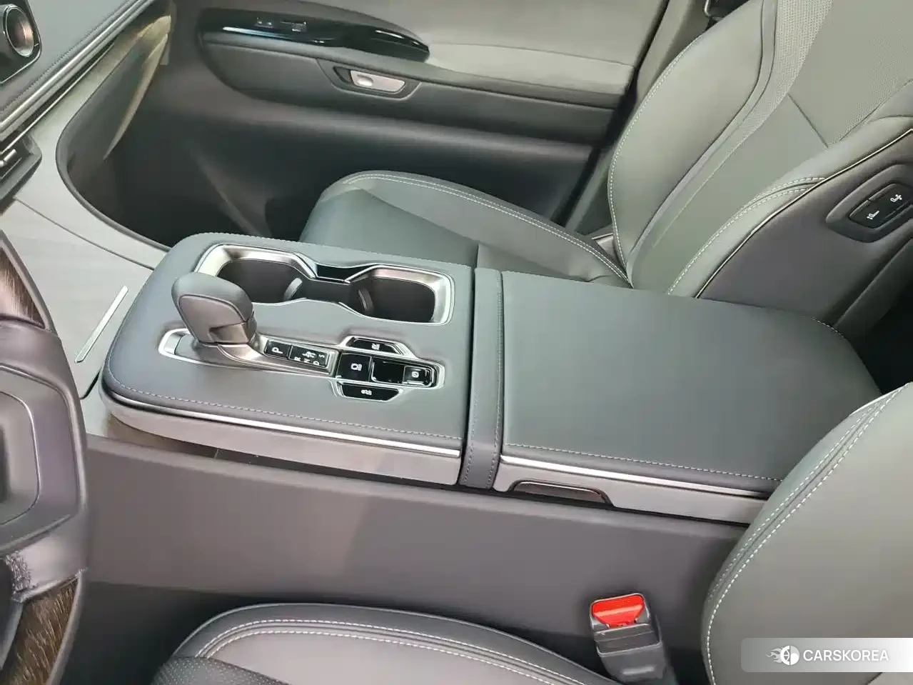 Lexus LM id 4565235 из Китая 7