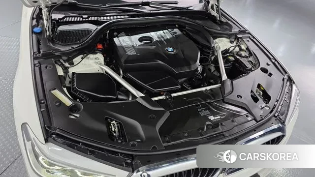 BMW 5 Series (G30) id 3617177 из Кореи 16