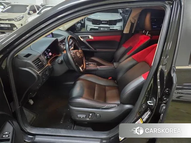 Lexus CT200h id 3469932 из Кореи 16