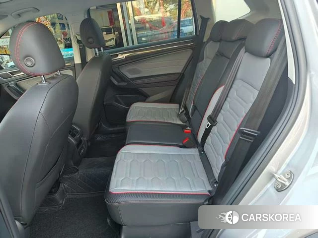 Volkswagen Tiguan L PHEV id 4210748 из Китая 9