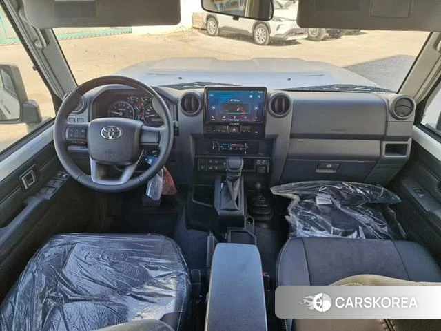 Toyota Land Cruiser 70 Series 2025 Белый из Китая, фото 6