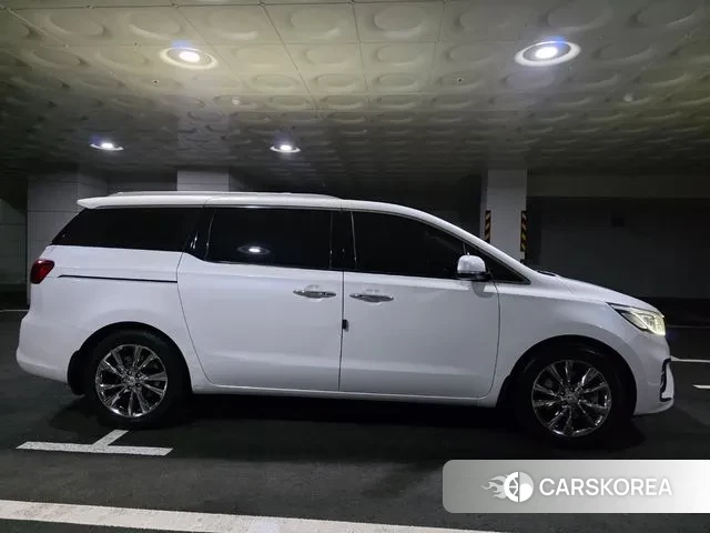 Kia The New Carnival id 3595792 из Кореи 16