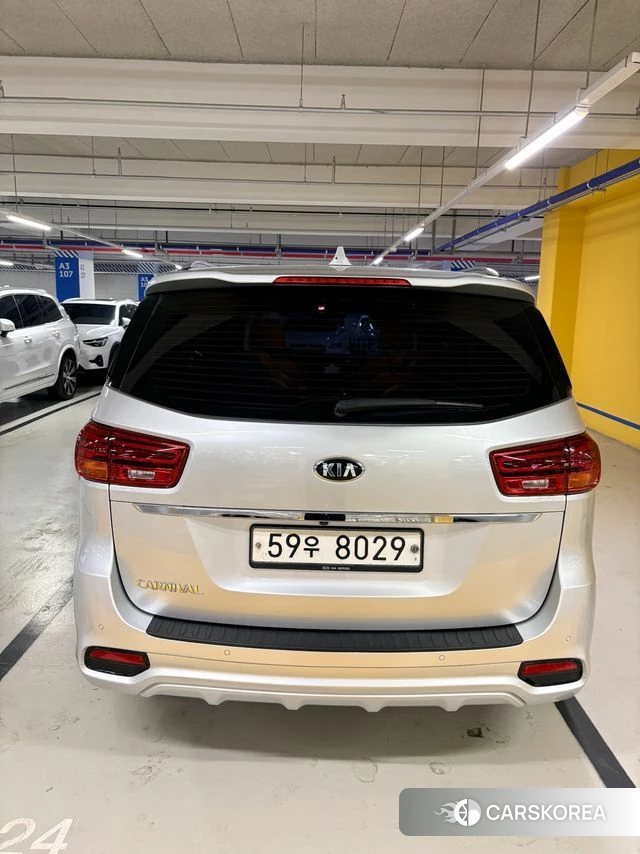 Kia The New Carnival 2018 Серебряный из Кореи, фото 6