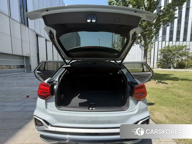 Audi Q2L id 4301459 из Китая 14
