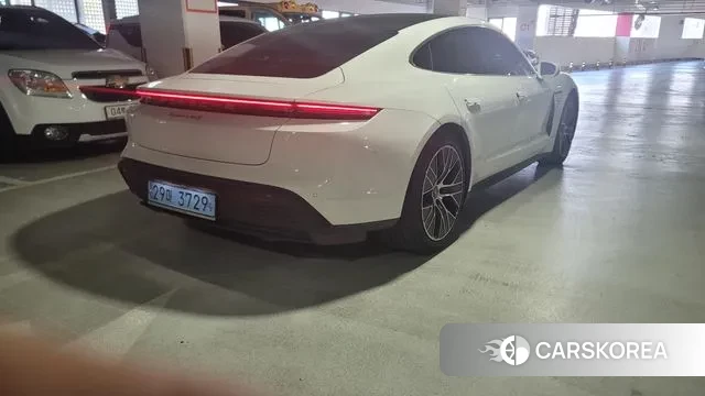 Porsche Taycan id 3384536 из Кореи 9