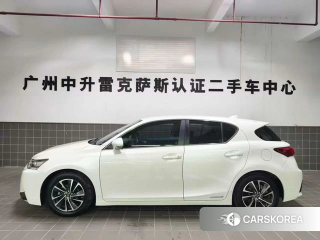Lexus CT id 4221293 из Китая 17