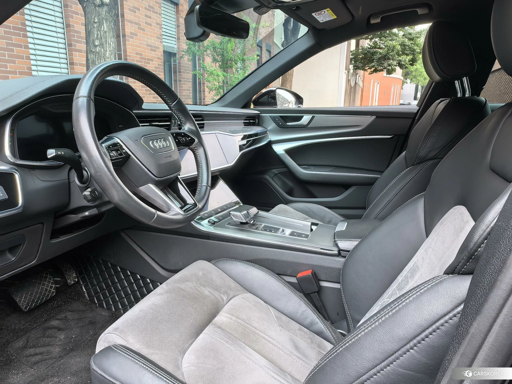 Audi A6L id 4492632 из Китая 18
