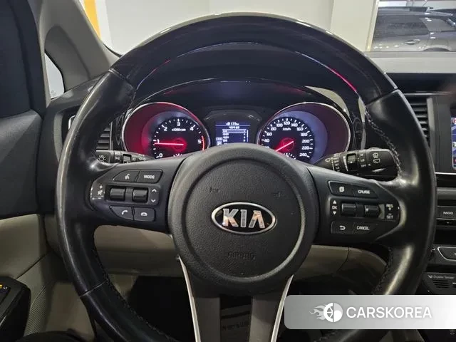 Kia The New Carnival id 3375136 из Кореи 16