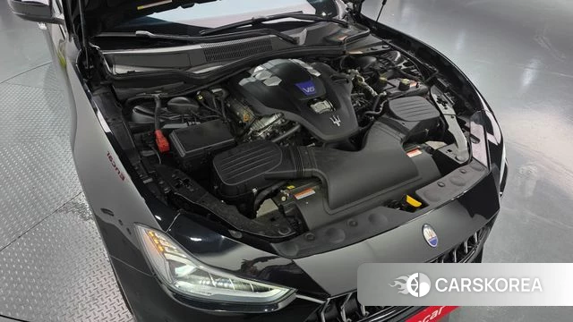 Maserati Ghibli id 4356935 из Кореи 16