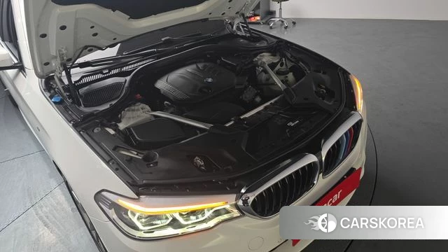 BMW 5 Series (G30) id 3861096 из Кореи 16