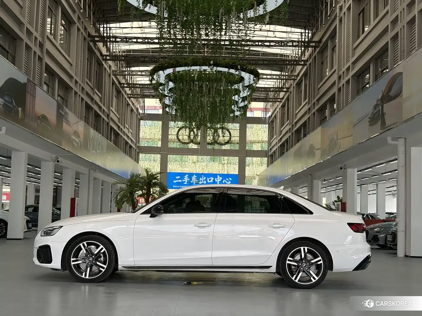 Audi A4L id 4583602 из Китая 9