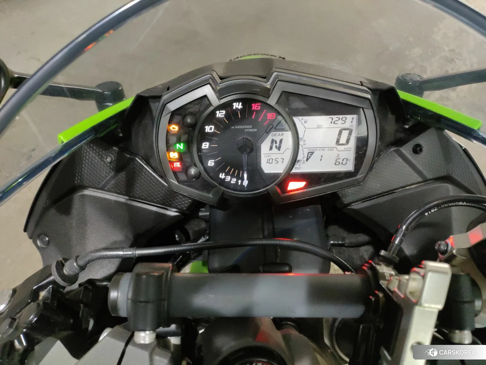 Kawasaki ZX-6R NINJA id 3947319 из Японии 6