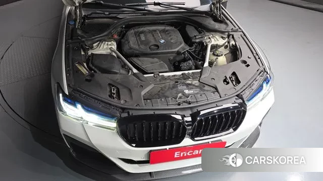 BMW 5 Series (G30) id 3408298 из Кореи 16