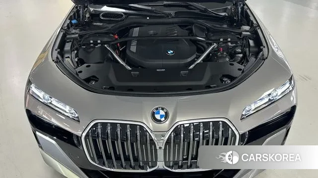 BMW 7 Series (G70) id 3644055 из Кореи 16