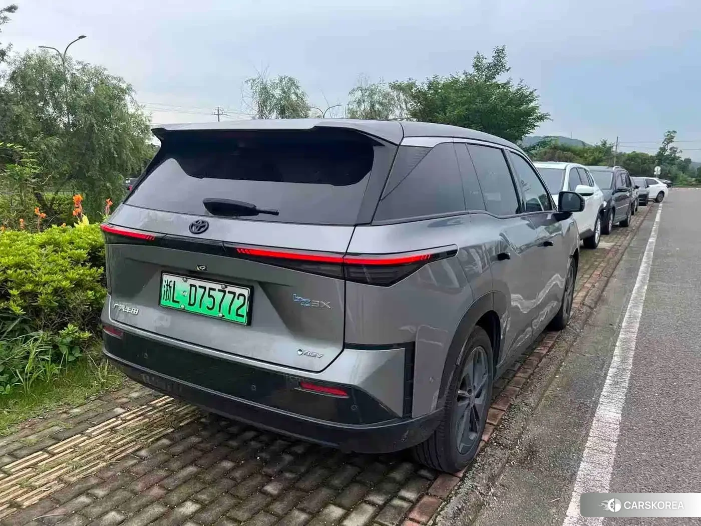 Toyota bZ3X 2025 Silver/gray из Китая, фото 6