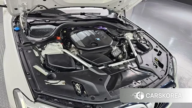 BMW 5 Series (G30) id 3571839 из Кореи 16