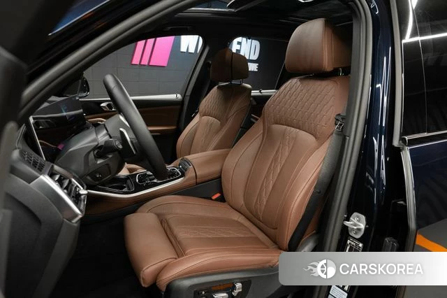 BMW X5 (G05) 2025 Светло-серебряный цвет из Кореи, фото 6