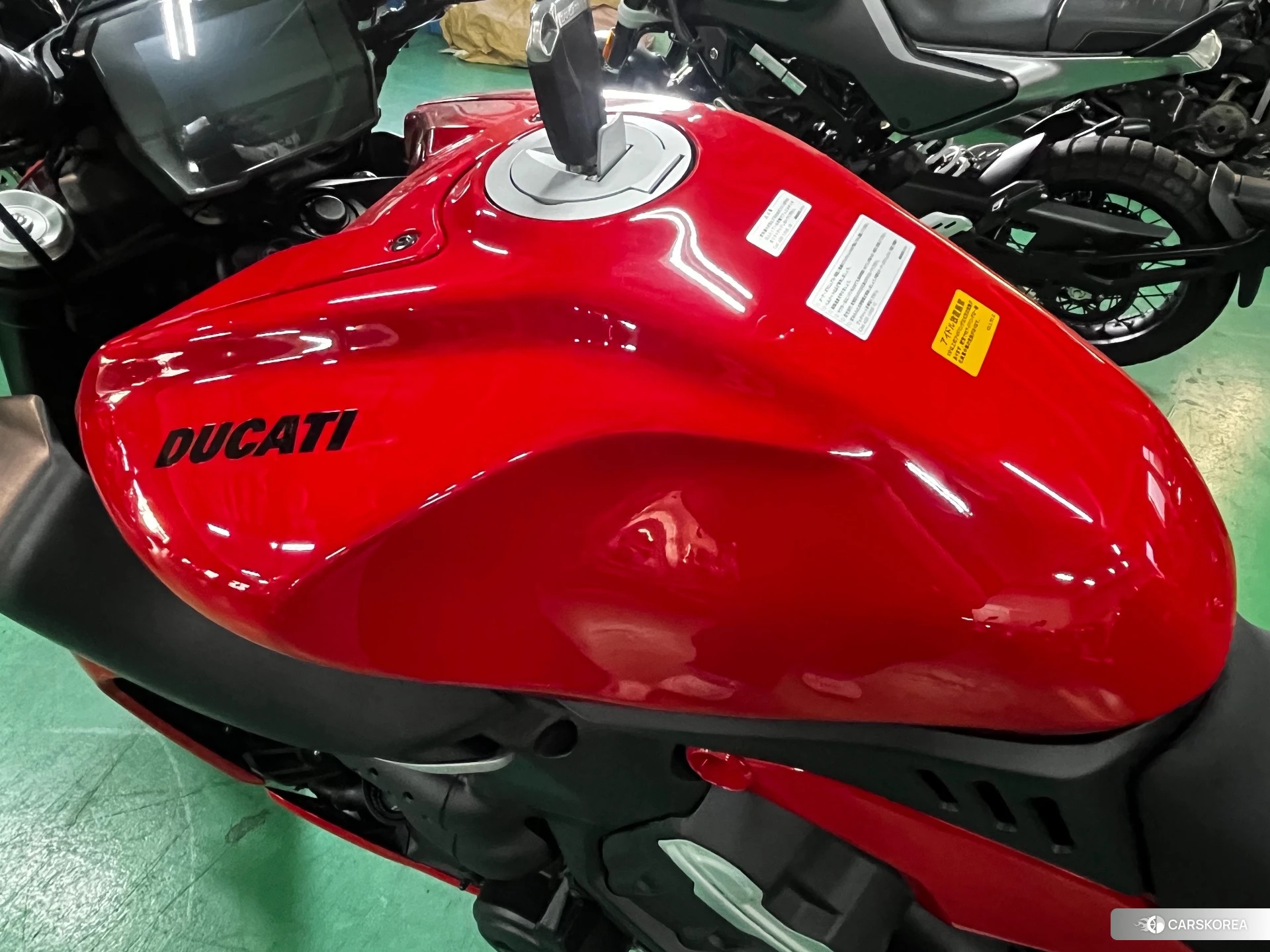 Ducati DIAVEL V4 id 4374390 из Японии 6