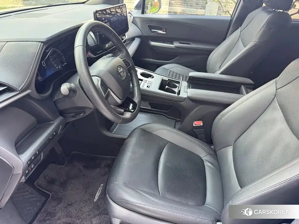 Toyota Sienna id 4654486 из Китая 11