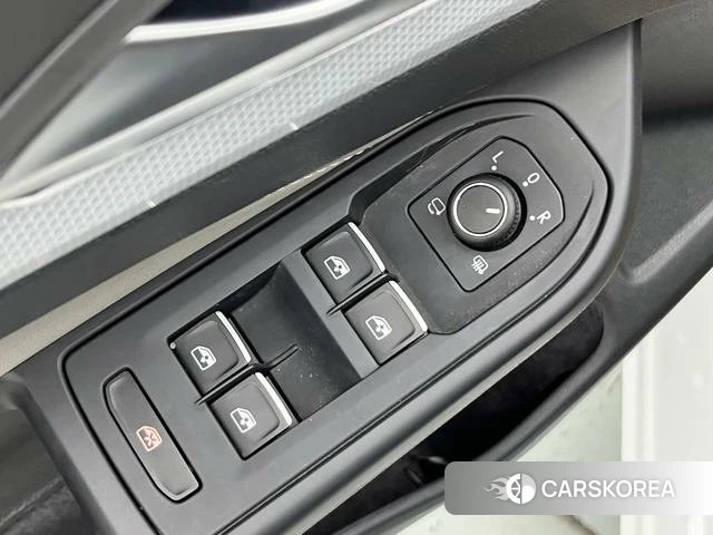 Volkswagen Golf id 4279069 из Китая 24