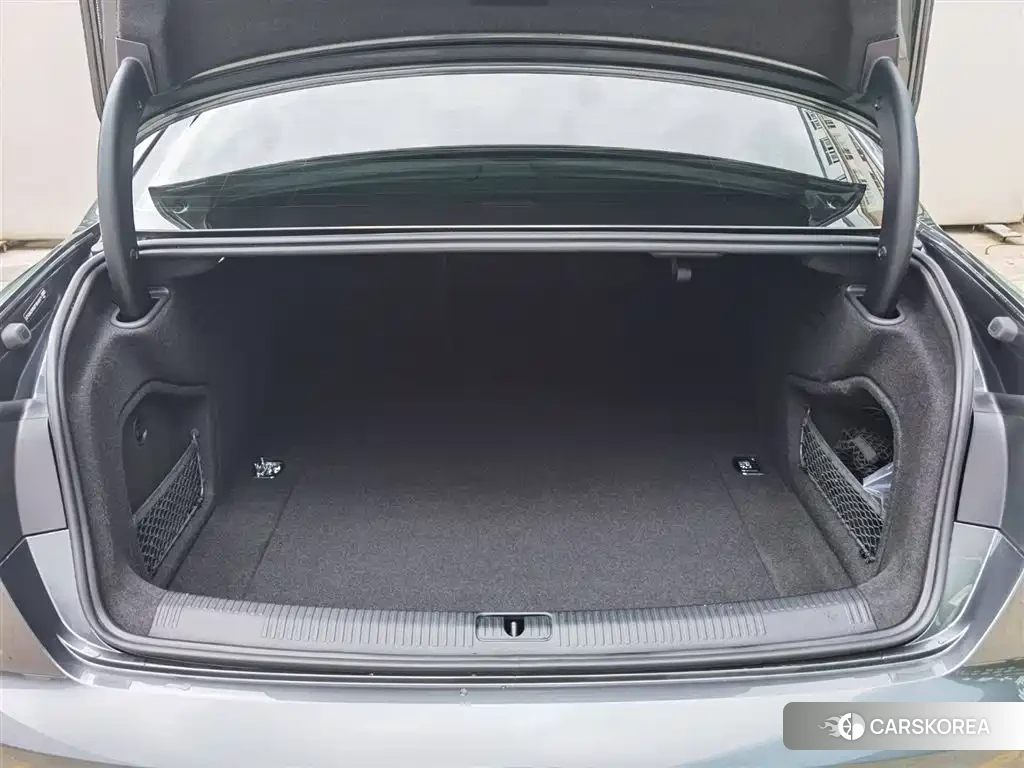 Audi A4L id 4514301 из Китая 26