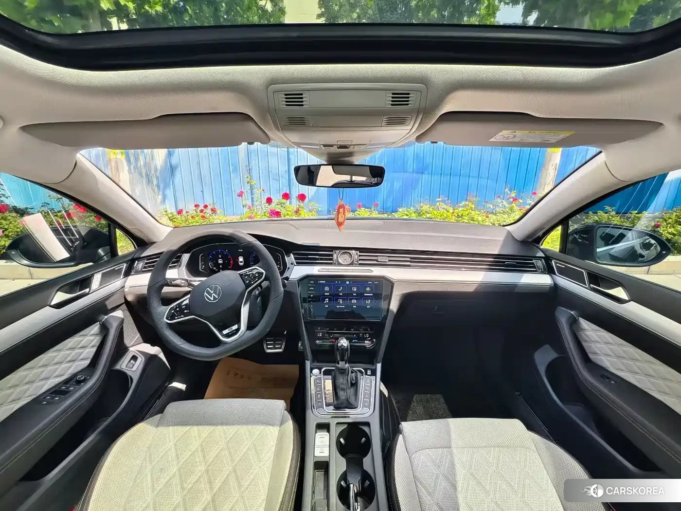 Volkswagen Magotan 2025 Черный из Китая, фото 6
