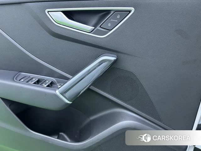 Audi Q2L e-tron id 4314825 из Китая 15