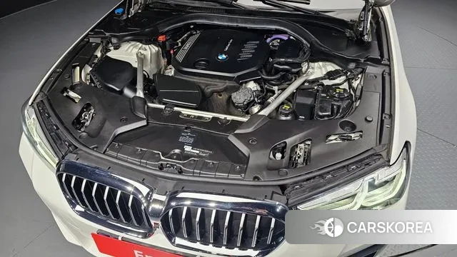 BMW 5 Series (G30) id 3607307 из Кореи 16