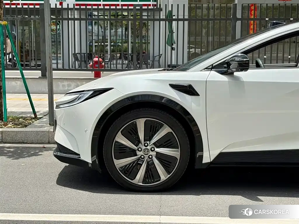 Toyota bZ5 id 4570488 из Китая 10