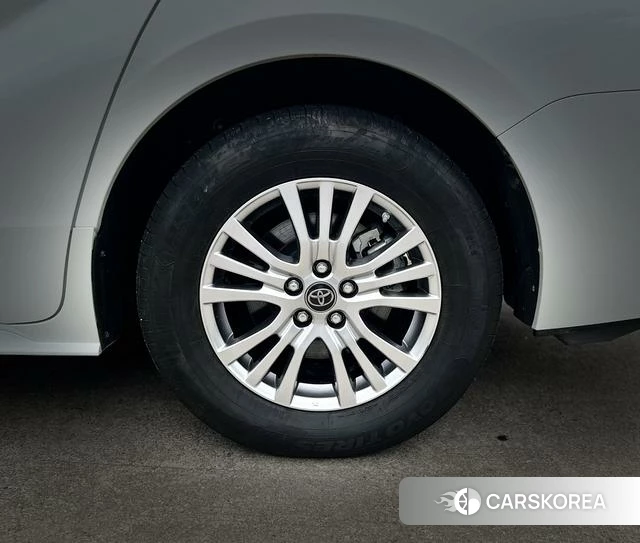 Toyota Saina id 4266049 из Китая 18