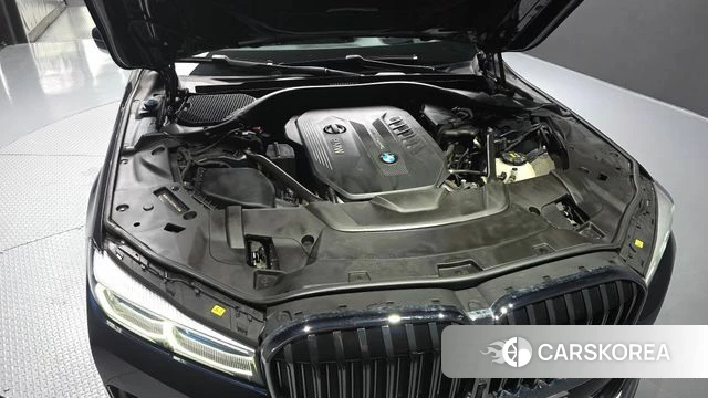 BMW 7 Series (G11) id 4496452 из Кореи 30