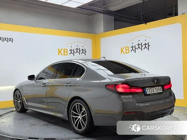 BMW 5 Series (G30) id 3037585 из Кореи 16