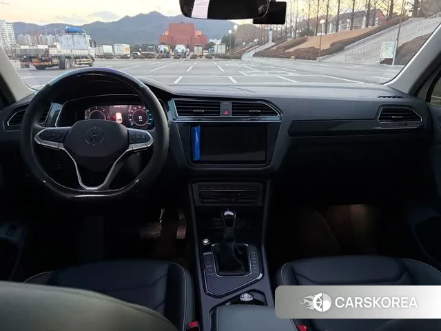 Volkswagen Tiguan second Generation 2022 Белый из Кореи, фото 6