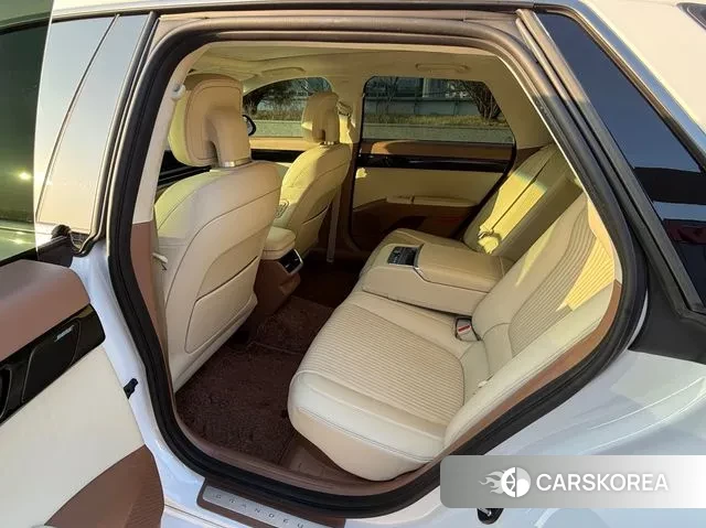 Hyundai Grandeur Hybrid (GN7) 2023 Белый из Кореи, фото 6