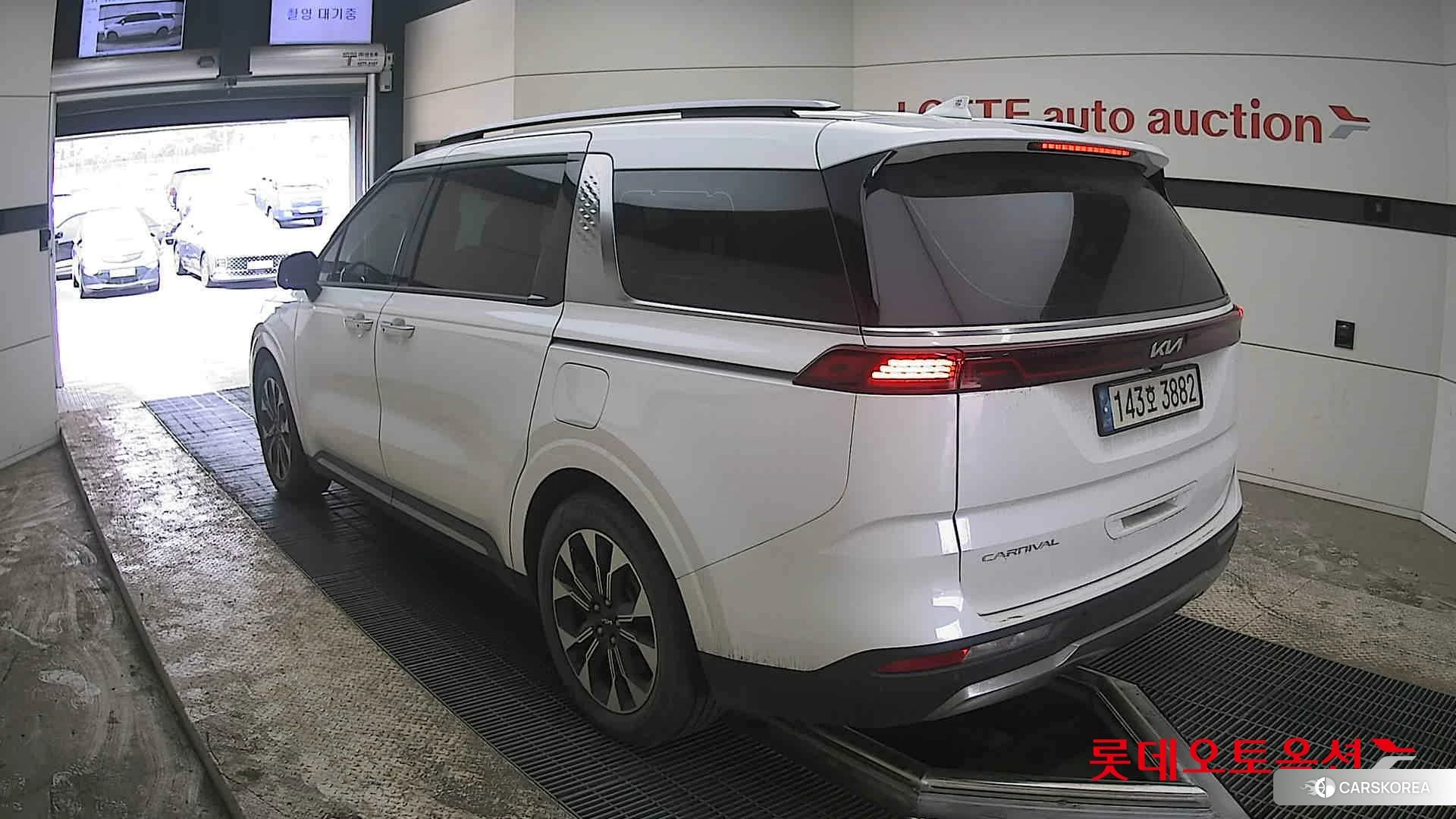 Kia Carnival id 3888290 из Кореи 33