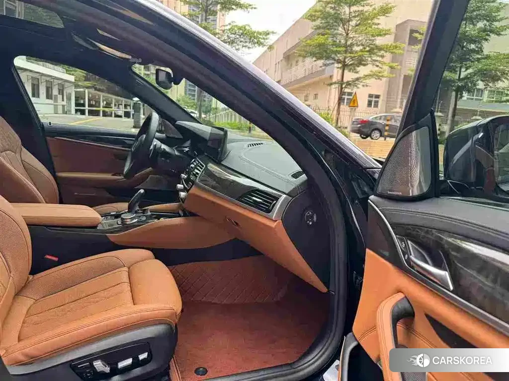 BMW 5 series 2021 Черный из Китая, фото 6