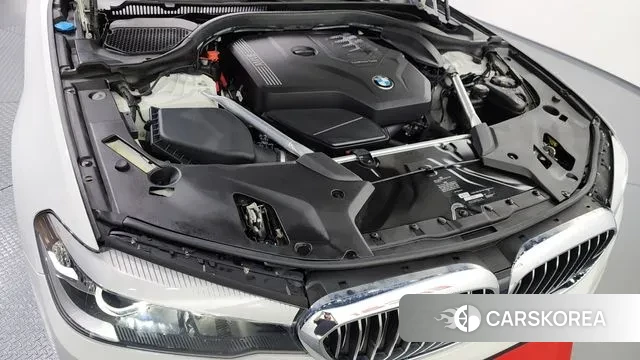 BMW 5 Series (G30) id 3324768 из Кореи 16