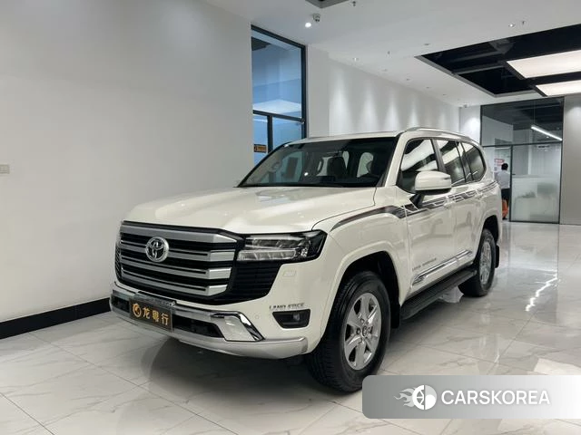 Toyota Land Cruiser (imported) 2024 Белый из Китая, фото 6