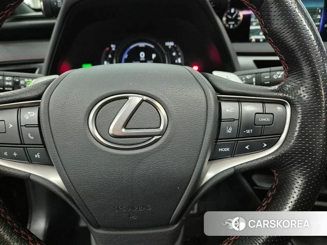 Lexus UX250h id 3813408 из Кореи 15