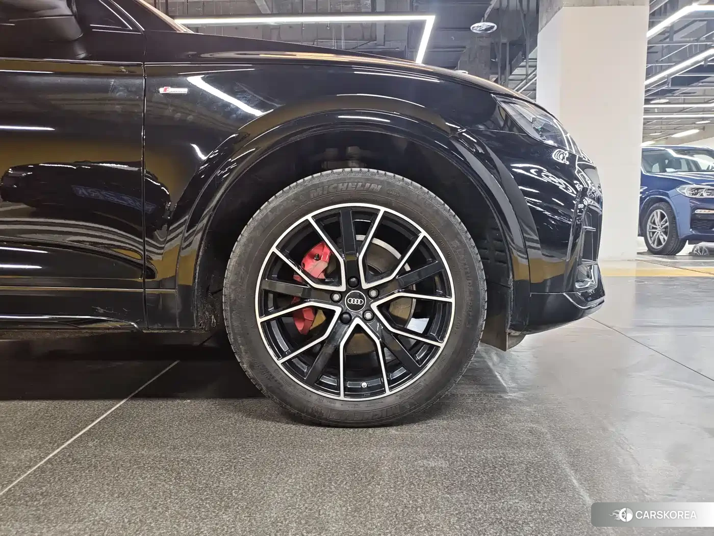 Audi Q5L id 4600853 из Китая 14