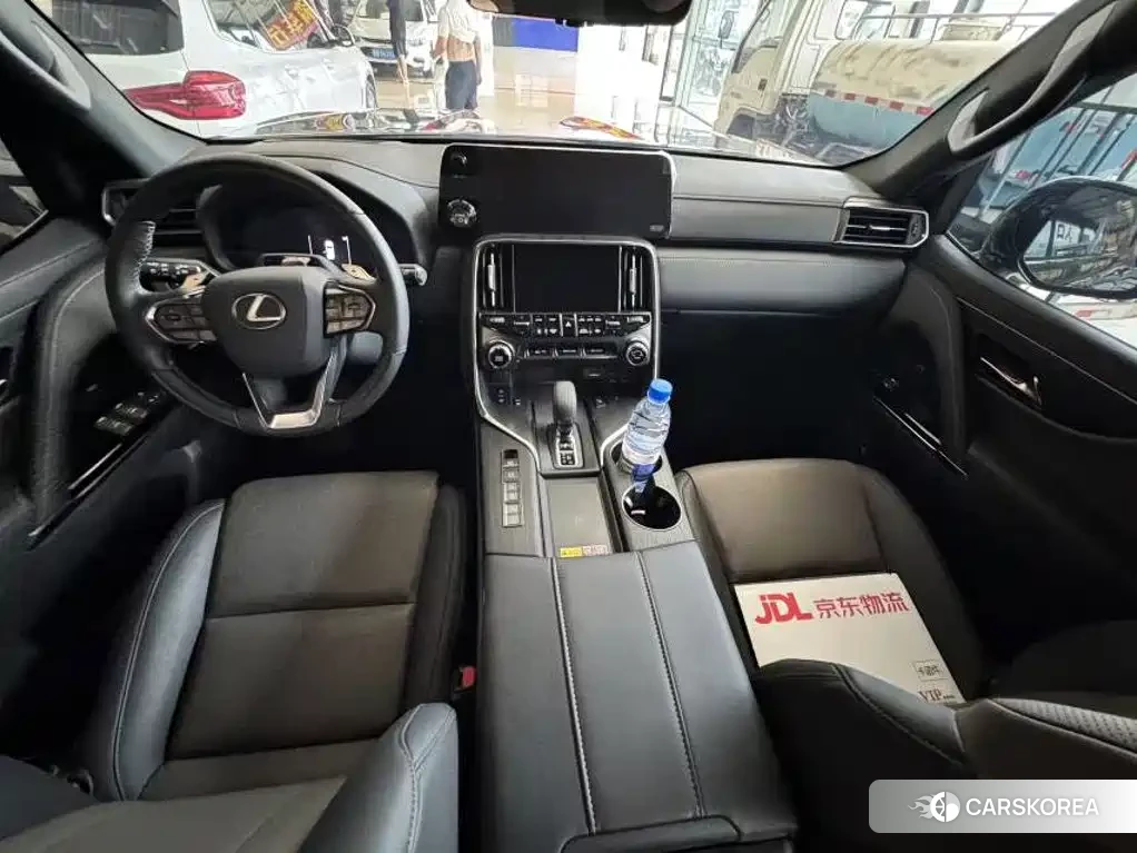 Lexus LX 2025 Черный из Китая, фото 6