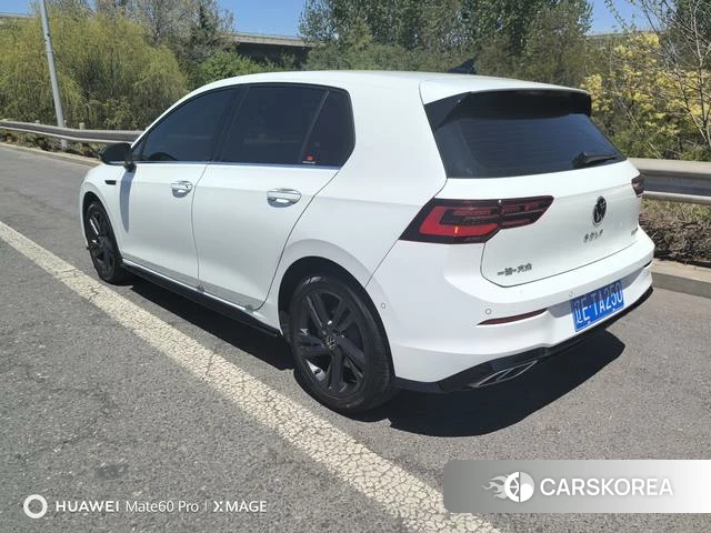 Volkswagen Golf 2023 Белый из Китая, фото 6