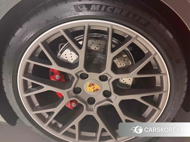 Porsche 911(992) id 3853107 из Кореи 7