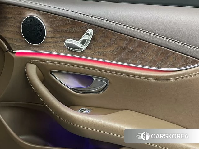 Mercedes-Benz E-class id 4275532 из Китая 15
