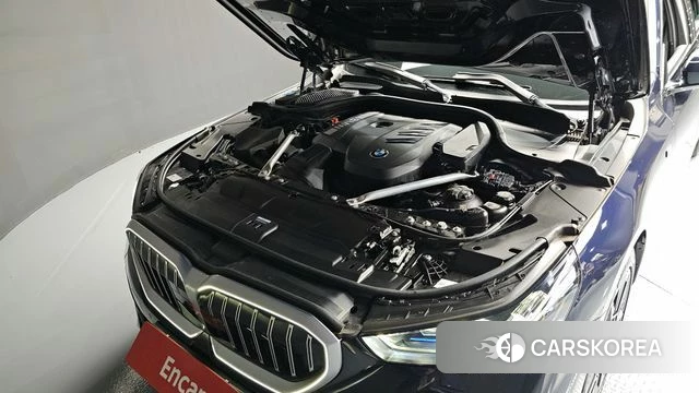 BMW 5 Series (G60) id 4280676 из Кореи 27