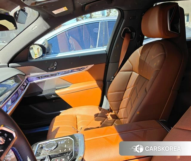 BMW 7 Series (G70) 2025 Черный из Кореи, фото 6