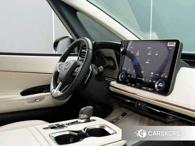 Lexus LM id 3939360 из Китая 16